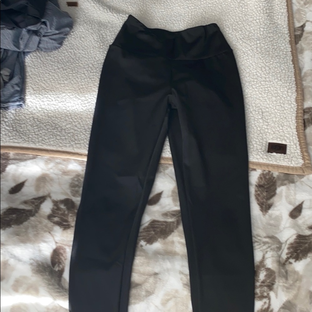 Full length scrunch butt workout leggings